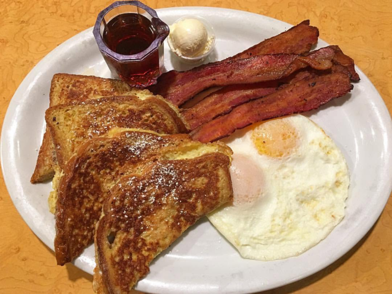 Hearty breakfast with bacon, eggs, and French toast at Hick’ry Pit in Walnut Creek.